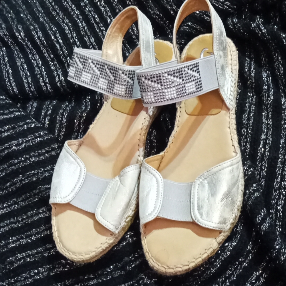 Kanna Woman's Leather Sandals